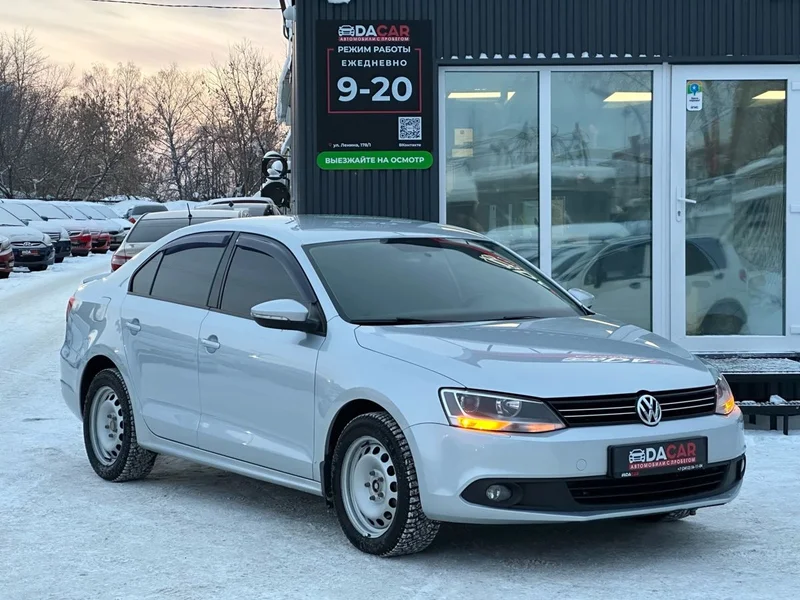 Volkswagen Jetta - фото 1